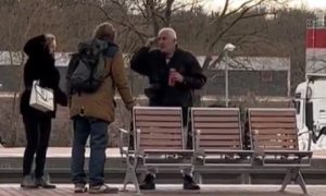 “Naš” čovjek pravio haos u Njemačkoj: Pustio narodnjake na stanici, pa se svađao VIDEO