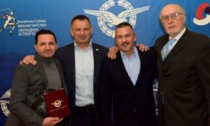 Uručeno priznanje: “Zlatna plaketa” pripadnicima helikopterskog servisa Srpske