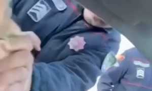 Stranac imao neprijatno iskustvo: Policajci u Crnoj Gori maltretirali starijeg čovjeka VIDEO