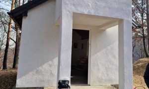 Novi vandalski čin u FBiH: Provala i krađa iz kapele na pravoslavnom groblju u selu Bosna