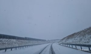 Vozači oprez! Snijeg otežava saobraćaj na auto-putu Banjaluka-Doboj FOTO