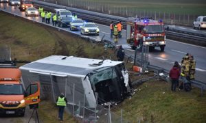 Užas na magistrali: Autobus sletio sa puta, život izgubile tri osobe