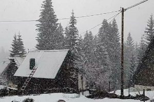 Snijeg na Žabljaku: Temperatura se spustila na jedan stepen