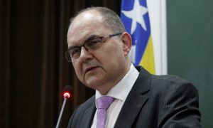 Udruženje pravnika Srpske poručilo Šmitu: Nema legitimitet ni legalitet da nameće zakone
