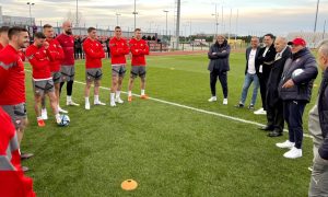 Poželio sreću: Džajić posjetio reprezentaciju Srbije na prvom treningu