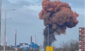 Eksplozija u željezari: Nadvio se crveni oblak dima i prašine VIDEO