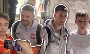 Fudbaleri Srbije stigli u Podgoricu: Vlahović i Tadić u centru pažnje VIDEO