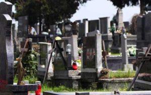 Nesvakidašnji oglas za posao: Za rad na groblju tražili komunikativnu osobu