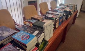 Poklon Arhiva Vojvodine: Narodna skupština Srpske dobila više od 400 knjiga