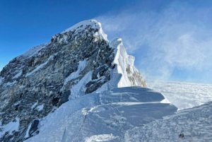 Pao helikopter u oblasti Mont Everesta: Spasioci pronašli pet tijela