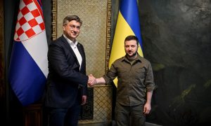 Plenković posjetio Ukrajinu: Sa Zelenskim “odao počast herojima” FOTO