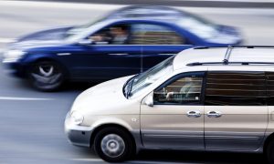 Izbjegavati rizična preticanja: Savjet vozačima da prilagode brzinu