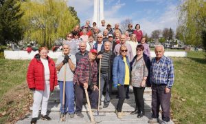 Akcija u Banjaluci: Članovi Gradskog odbora SUBNOR-a očistili Partizansko groblje