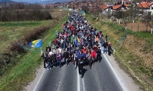 Blokirali magistralni put: Zenički rudari probili policijske barikade VIDEO
