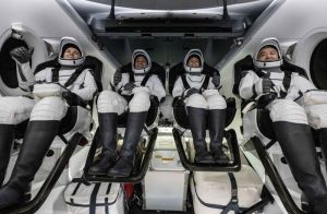 Četvoročlana posada bezbjedno sletjela poslije petomjesečne naučne misije u svemiru