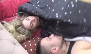 Pao seks pred kamerama: Car i Aleks se pomirili žestokom akcijom VIDEO