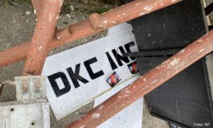 Ostavljene naljepnice sa posebnom porukom: Demoliran objekat DKC Incel u Banjaluci FOTO