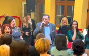 Aktiv žena Opštinskog odbora SNSD-a Modriča obilježio 8. mart: Dodik ponovo zapjevao VIDEO