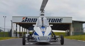 U vazduhu može da provede tri sata: Prvi policijski leteći automobil VIDEO