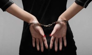 Prodavala odjeću preko interneta: Žena uhapšena zbog utaje poreza