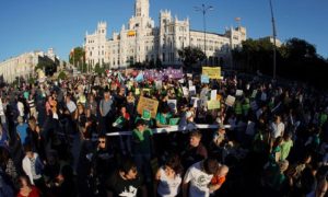 Više od 20.000 ljudi na skupu protiv abortusa: “Slušaj otkucaje srca, kažem ti da sam živ”