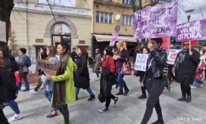 Osmomartovski marš u Banjaluci! Aktivistkinje poručile: Nismo jeftina radna snaga! VIDEO