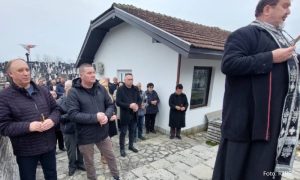 Odata počast: U Bratuncu služen parastos za poginule Srbe iz sarajevskih opština