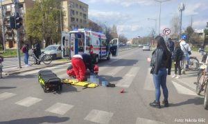 Uznemirujući prizor: Biciklista oboren na pješačkom prelazu i teško povrijeđen