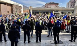 Rudari protestuju zbog neisplaćenih plata: Okupili se ispred Gradske uprave