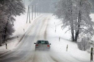 Zbog kiše i najavljenog snijega: Očekuje se usporen saobraćaj