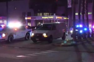 Incident u Klivlendu: Troje policajaca ranjeno u napadu nožem