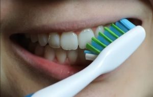 Ne perete zube prije spavanja? Posljedice su gore nego što mislite