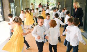 Najljepša čestitka za rođendan: Mališani pjevali Banjaluci FOTO