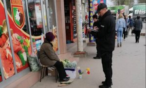 Sve zbog par stabljika cvijeća: Baka “na udaru” komunalne policije FOTO