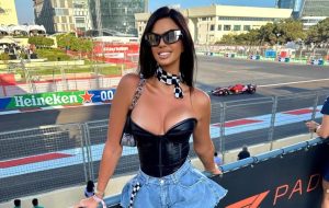 Pozirala ispred staze: Nakon fudbala, Ivana postala fan Formule 1 VIDEO