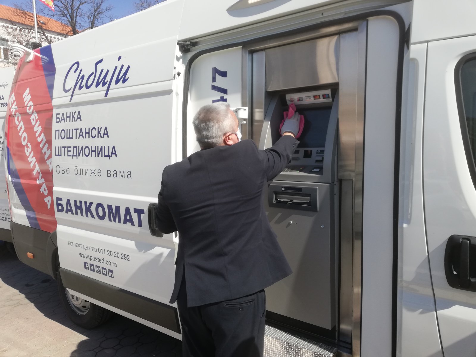 Trebale da stignu i u najudaljenije krajeve: Banke u Srpskoj nezainteresovane za mobilne ekspoziture