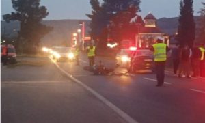 Teška nesreća: Povrijeđen motociklista koji se sudario sa automobilom