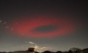 Trajala vrlo kratko: Neobična crvena svjetlost se pojavila iznad Jadrana FOTO