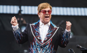 Svijeća za čizme od 250 funti: Elton Džon prodaje skupu, a pomalo bizarnu robu