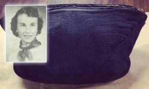 Nevjerovatna priča: Nakon 65 godina pronašla izgubljenu torbicu FOTO