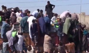 Tragedija u Pakistanu: Najmanje 11 ljudi poginulo u stampedu na podjeli besplatnog brašna VIDEO