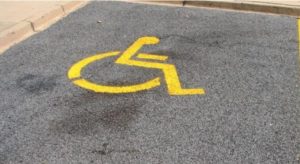 Kažnjen policajac iz Šipova: Parkirao službeno vozilo na mjesto za lica sa invaliditetom