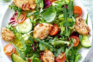 Zdrav i niskokaloričan obrok: Šarena salata