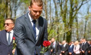 Stanivuković se poklonio žrtvama: Jasenovac je naše stratište, svetionik, stradanje i uzdizanje