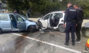 Uništeno i vozilo iz BiH: Žestok sudar tri automobila kod Makarske FOTO