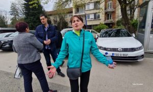 Kako Banjalučanka brani zemljište u centru grada: Ako treba, ležaću ovdje do jutra VIDEO
