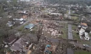 Razorni tornado napravio haos: Ima stradalih, dosta ljudi povrijeđeno VIDEO