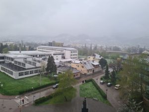 Proljeće je, ali samo kalendarski: Banjaluka ponovo “obukla” bijeli pokrivač FOTO