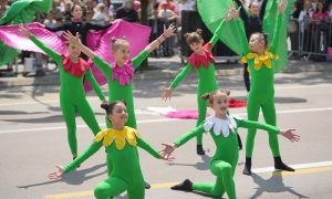 Dječiji festival na Trgu Krajine: Mnoštvo mališana, šareni kostimi i zanimljive koreografije FOTO