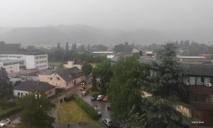 Nevrijeme zahvatilo Banjaluku: Praćeno kišom, vjetrom i grmljavinom VIDEO
